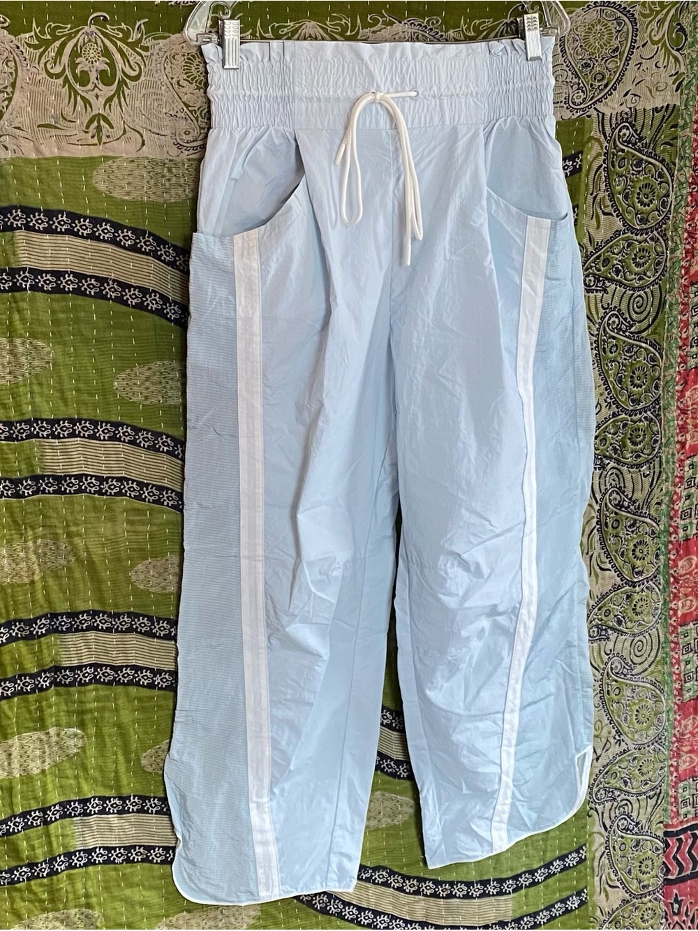 NWT FP Movement Arctic Snow Blue The Champ Is Here Barrel Leg Pants Size Medium - Picture 7 of 16